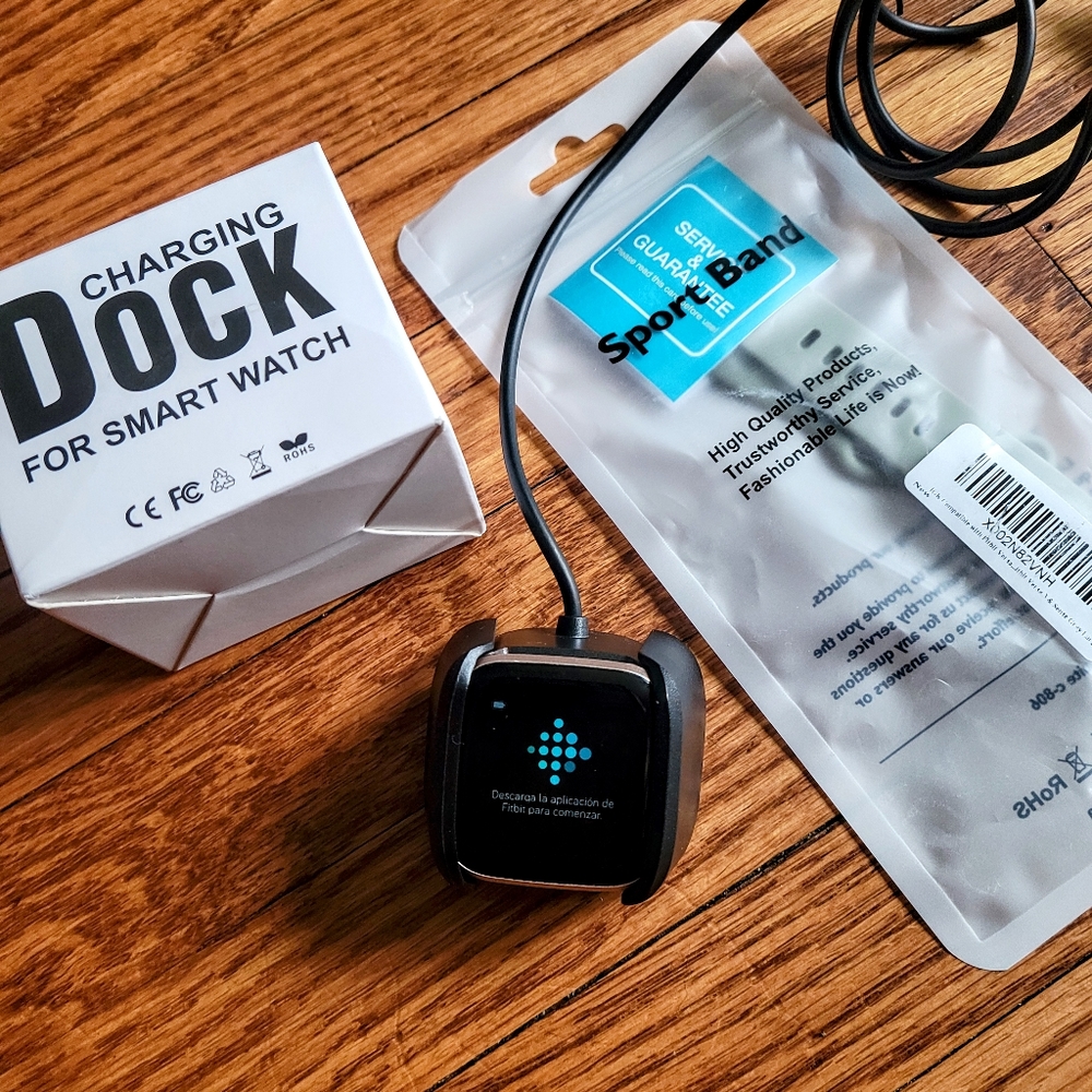 FITBIT VERSA 2 w/ New Charger, Case & Band